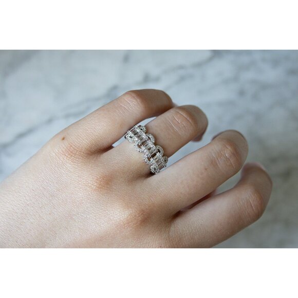 Diamond CZ Cubic Zirconia Interlocking Chain Link Ring, Dainty Ring - Picture 1 of 6